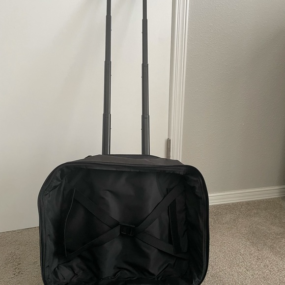 Longchamp Lugagage carry on with wheeels - Picture 9 of 16